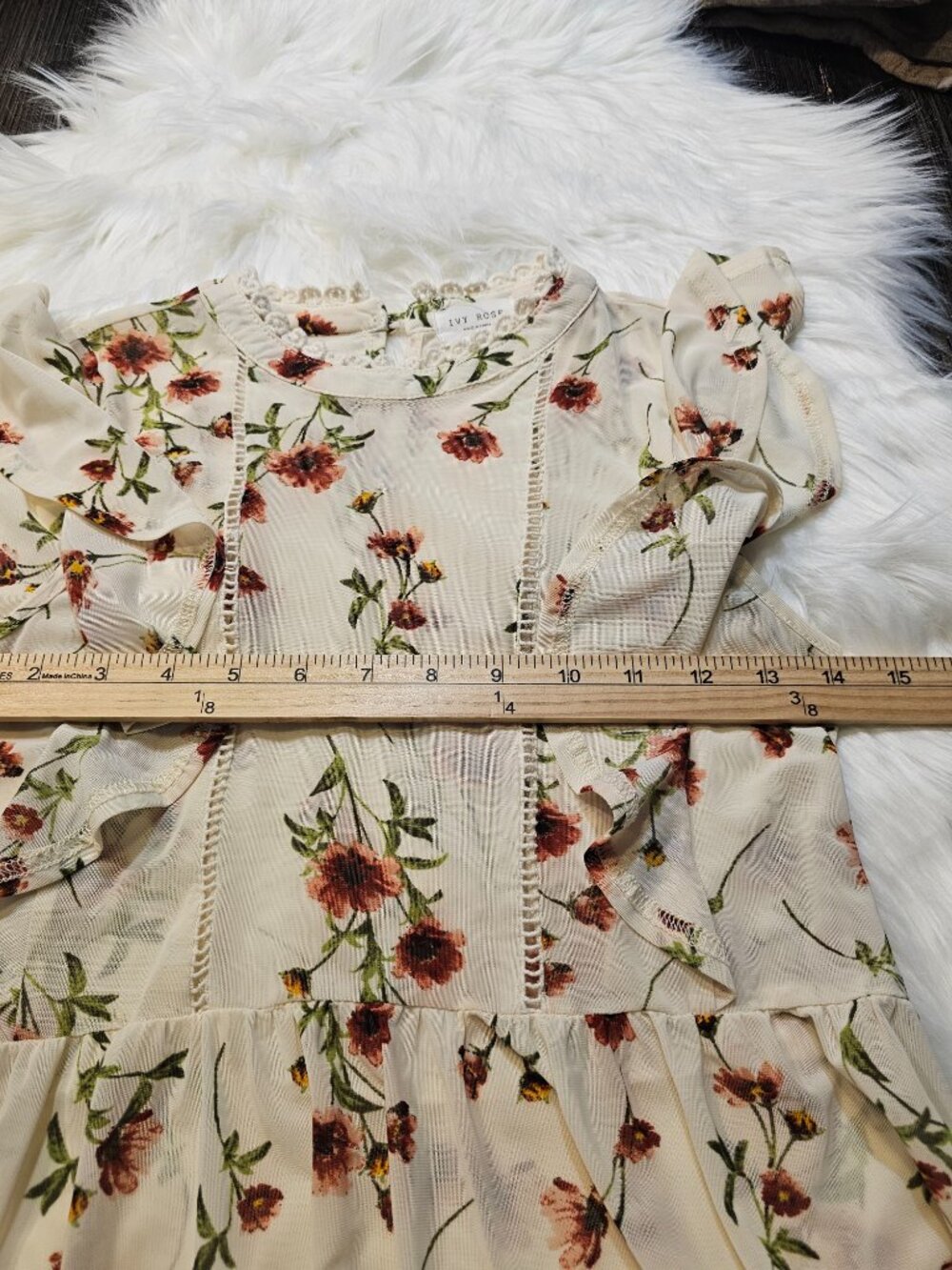 Ivy Rose Floral Flutter Sleeve Blouse Size Small Cream Boho Lace Trim - Picture 10 of 11